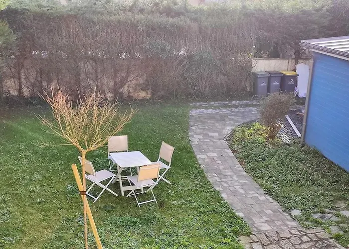 Maison Spacieuse 50 M De La *